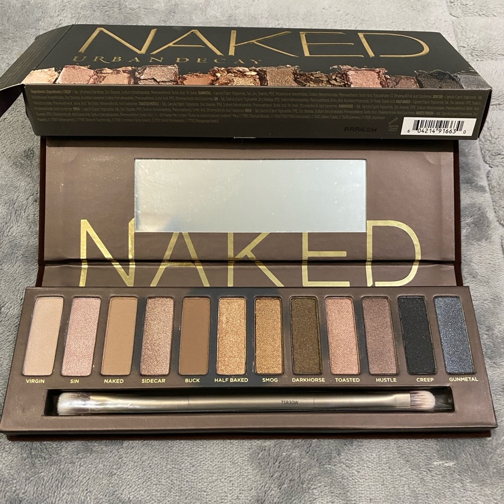 Urban Decay Naked Eyeshadow Palette—12 x 1.3 grams